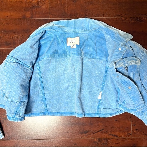 URBAN OUTFITTERS BDG Carissa Corduroy Cropped Jacket Short Blue Size Large - Picture 8 of 10